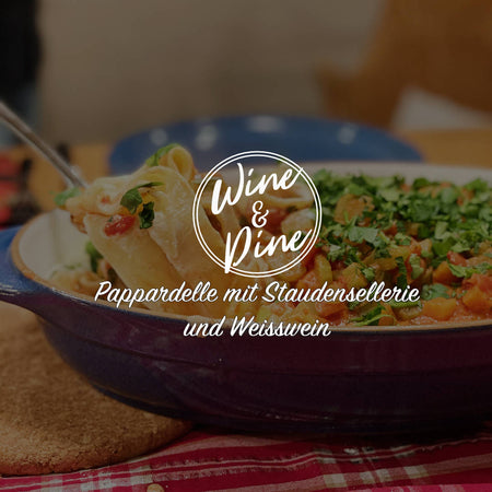 Probier unser neues vegetarisches Rezept: Bio Pappardelle mit Staudensellerie und Weisswein.